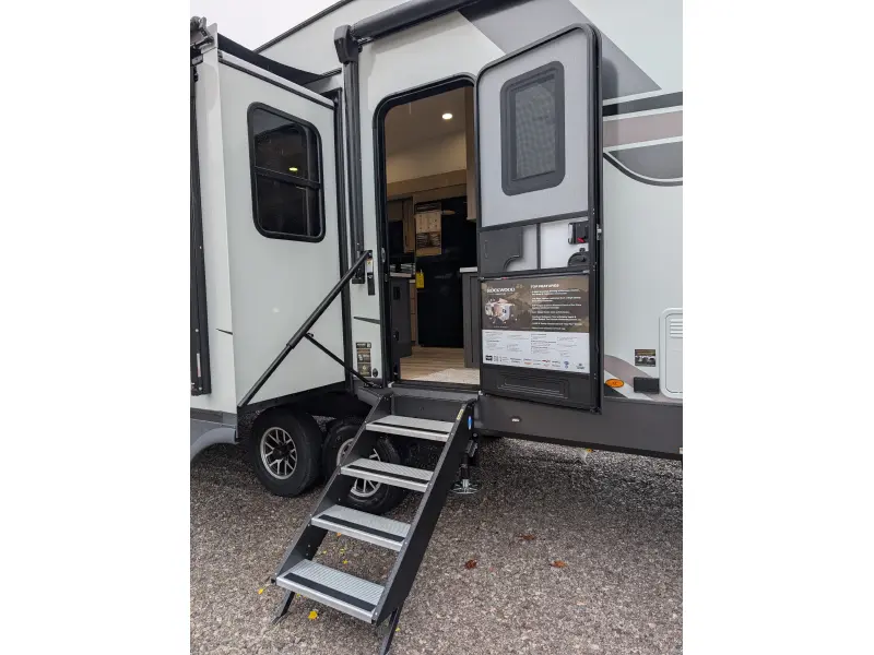 2026 Forest River Rockwood Signature 401SFB