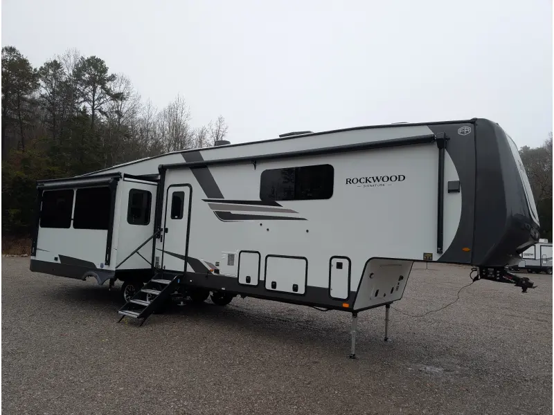 2026 Forest River Rockwood Signature 401SFB