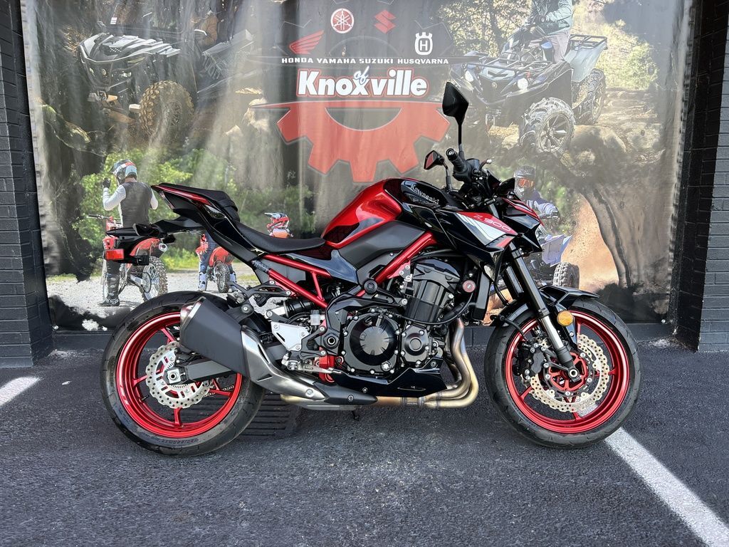 2024 Kawasaki Z900 ABS Metallic Spark Black/Metallic Matte Dark Gray ABS in Knoxville, TN