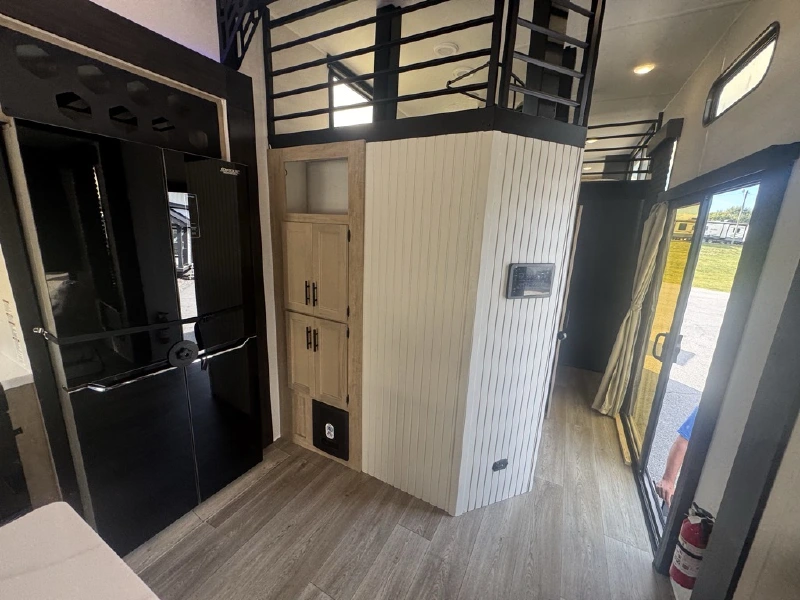 2027 FOREST RIVER CASCADE 39JMC