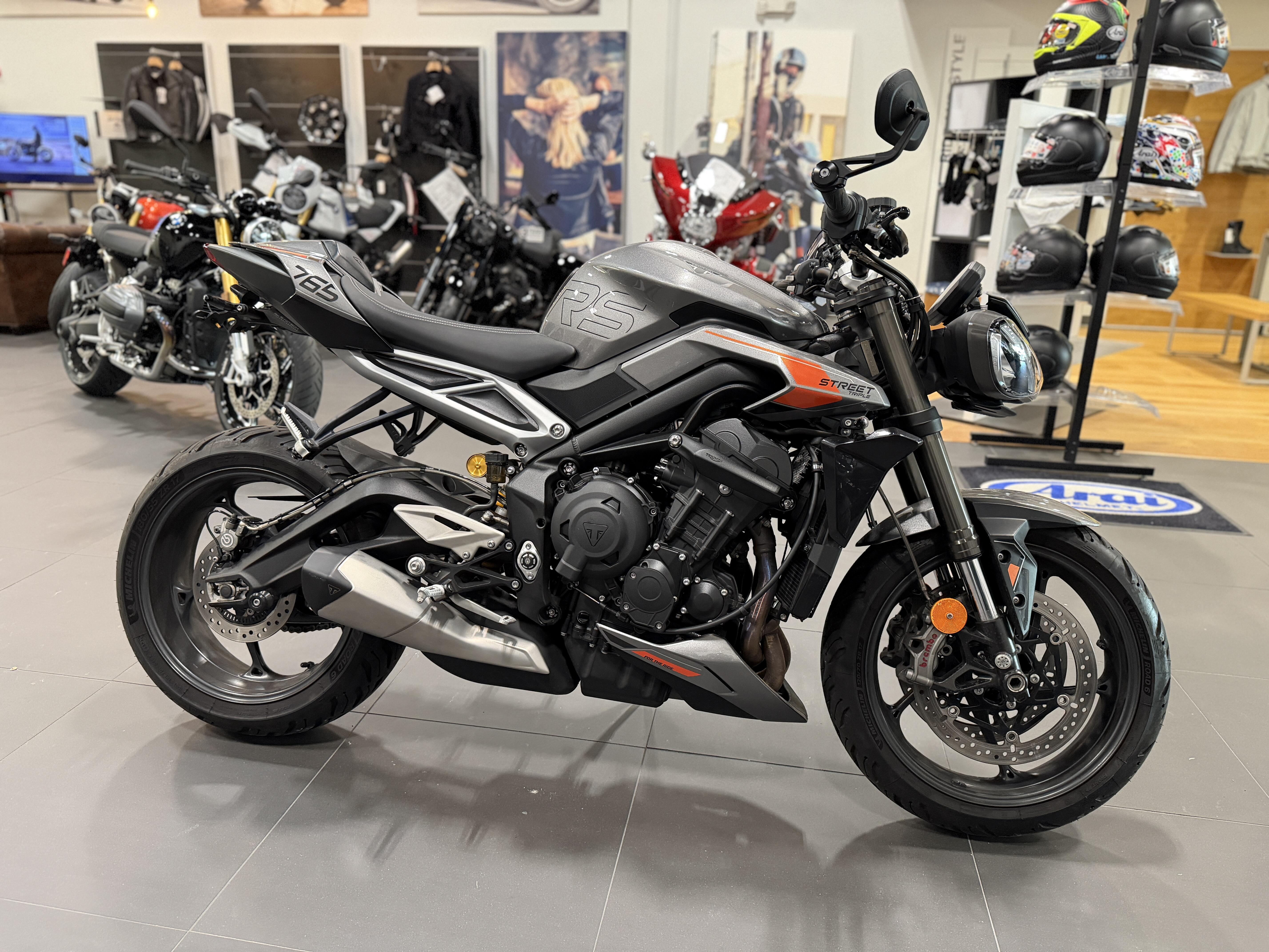 2024 Triumph Street Triple 765 RS RS in Metuchen, NJ