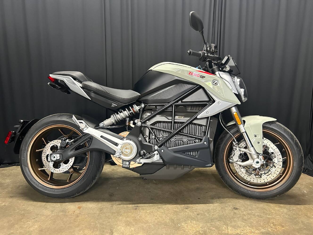 A photo of this 2025 Zero Motorcycles SR/F