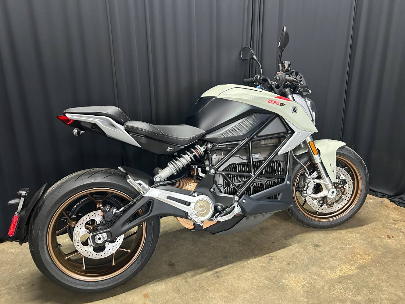 A photo of this 2025 Zero Motorcycles SR/F