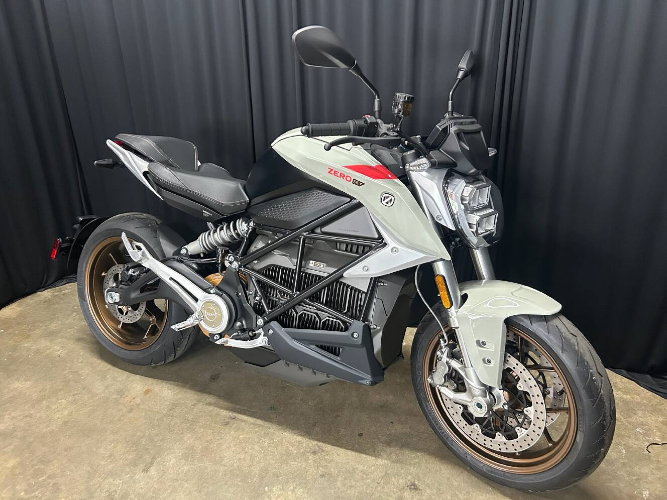 A photo of this 2025 Zero Motorcycles SR/F