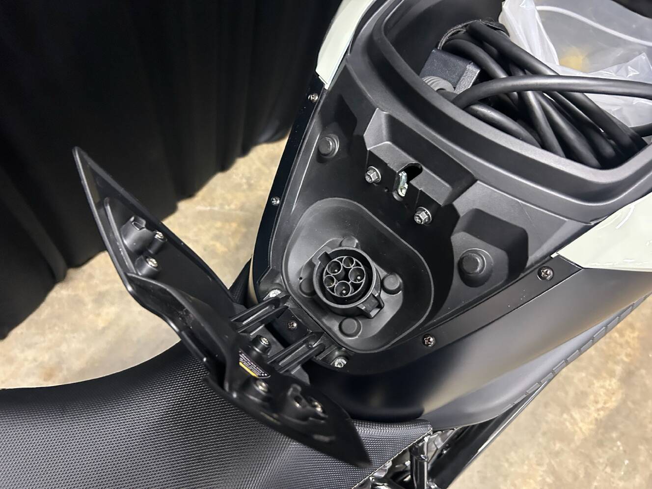A photo of this 2025 Zero Motorcycles SR/F