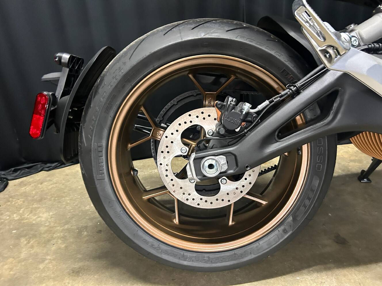 A photo of this 2025 Zero Motorcycles SR/F