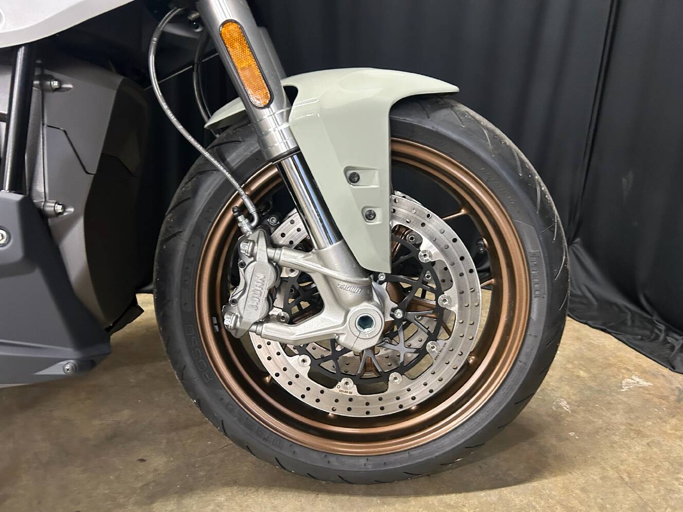 A photo of this 2025 Zero Motorcycles SR/F