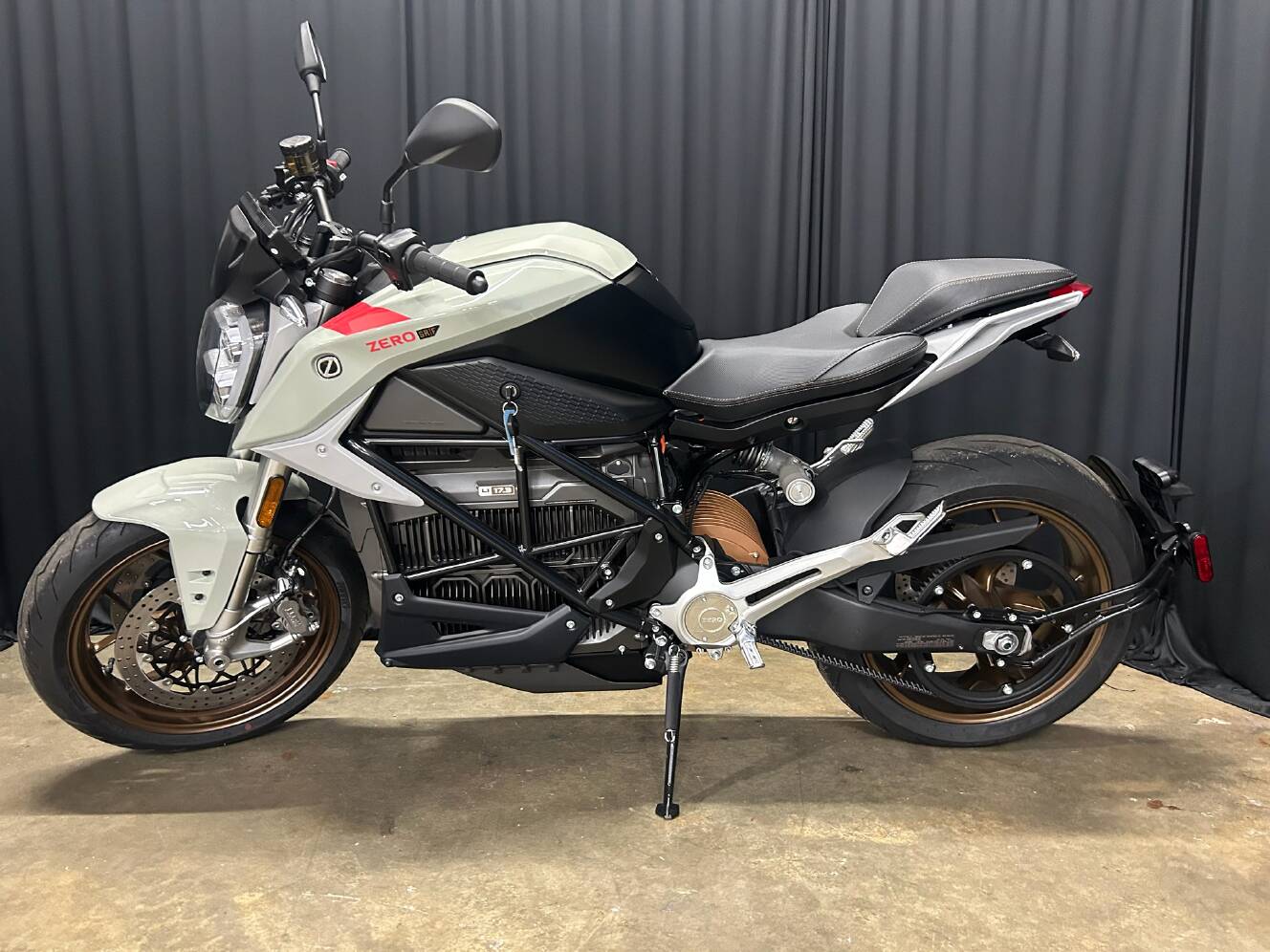 A photo of this 2025 Zero Motorcycles SR/F