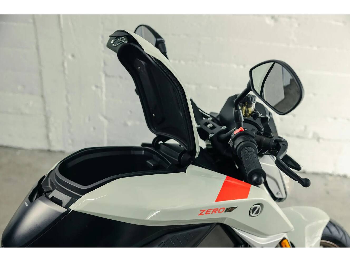 A photo of this 2025 Zero Motorcycles SR/F
