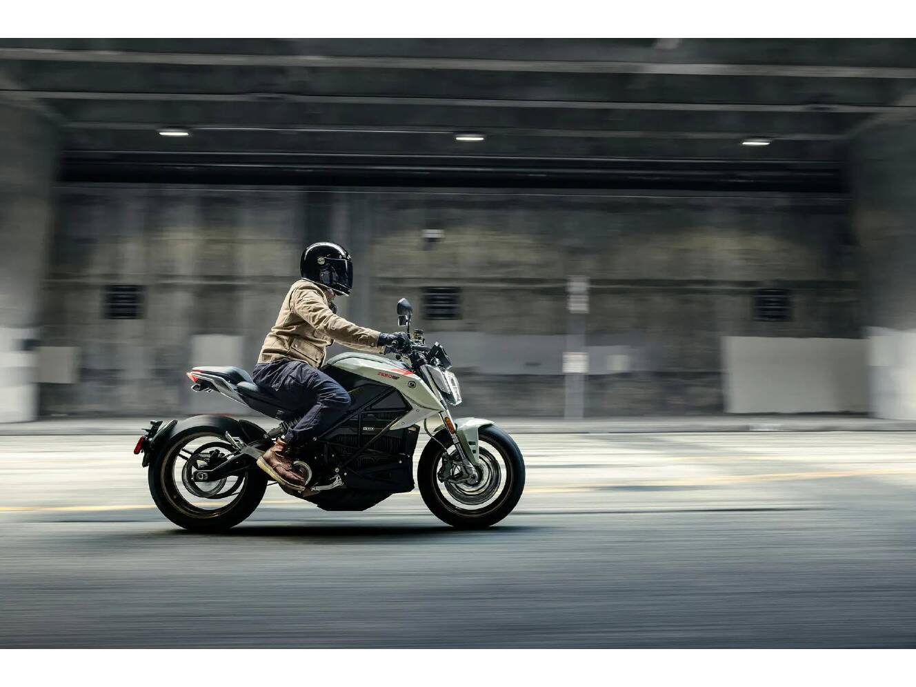 A photo of this 2025 Zero Motorcycles SR/F