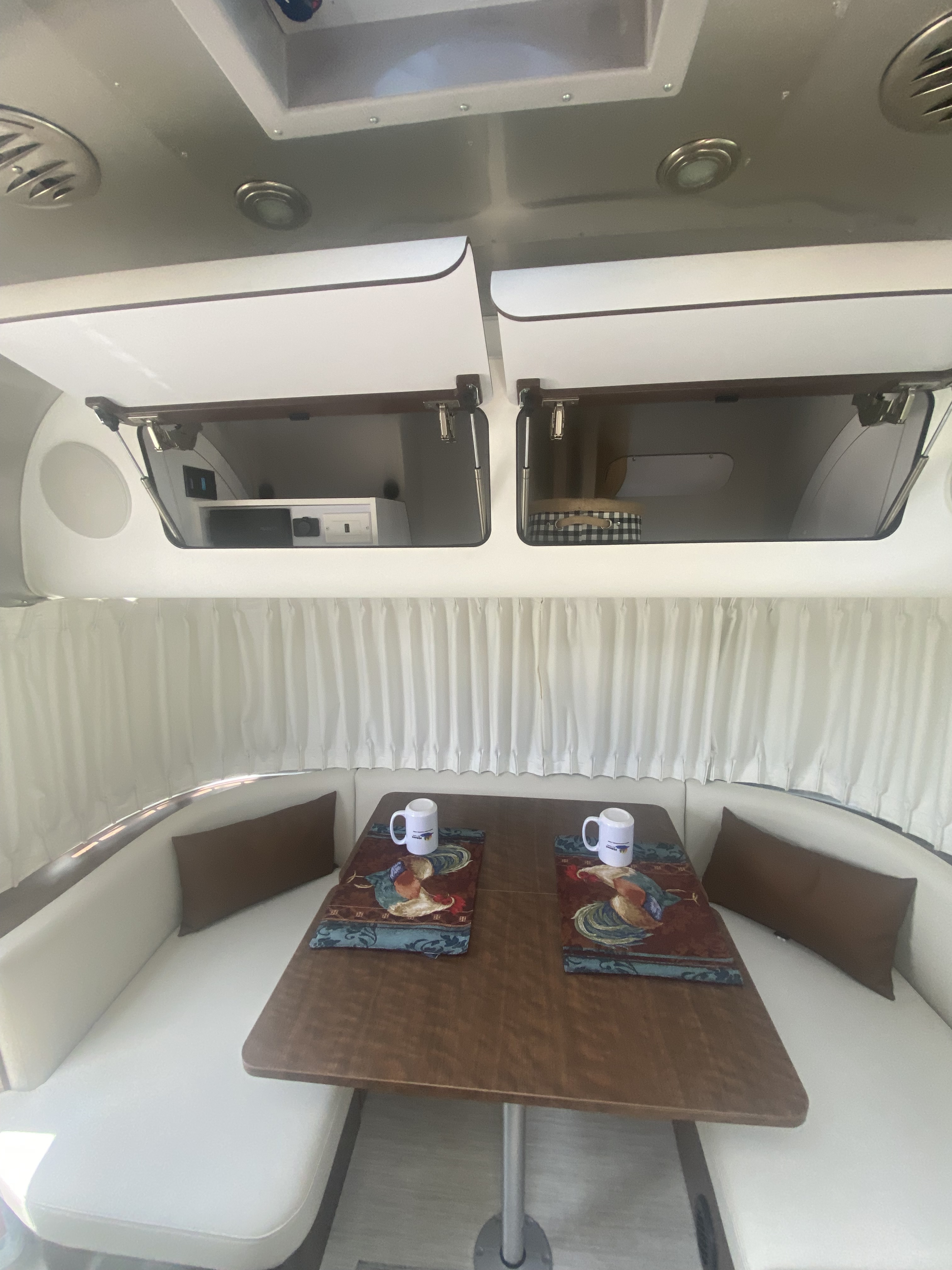 2023 Airstream GLOBETROTTER 25FBQ in festus MO