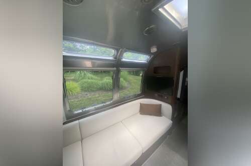 2023 Airstream GLOBETROTTER 25FBQ in festus MO
