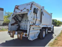 2012 FREIGHTLINER BUSINESS CLASS M2 106