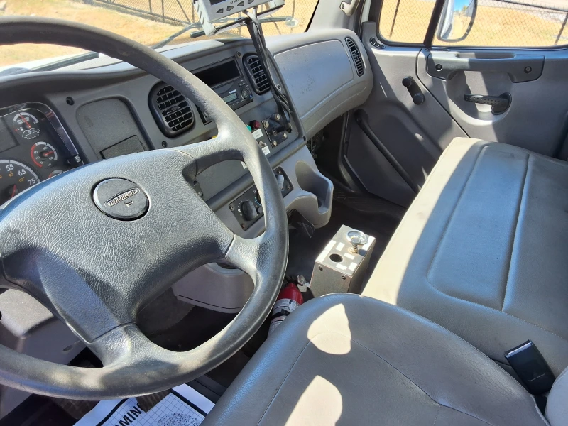 2012 FREIGHTLINER BUSINESS CLASS M2 106
