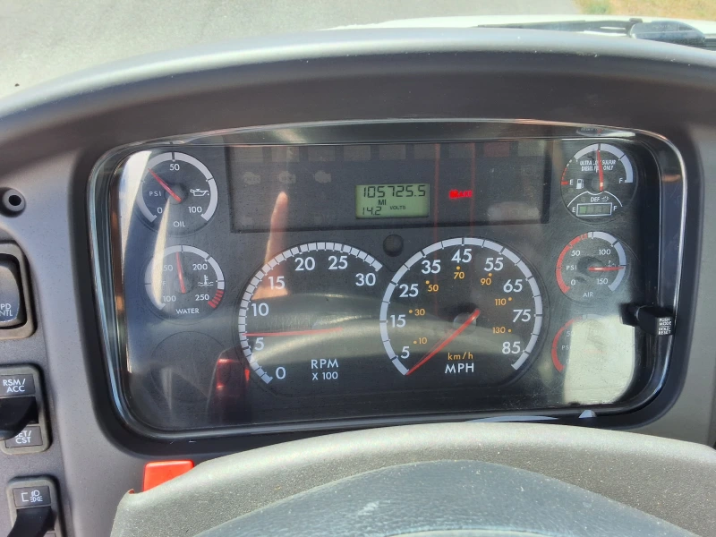 2012 FREIGHTLINER BUSINESS CLASS M2 106