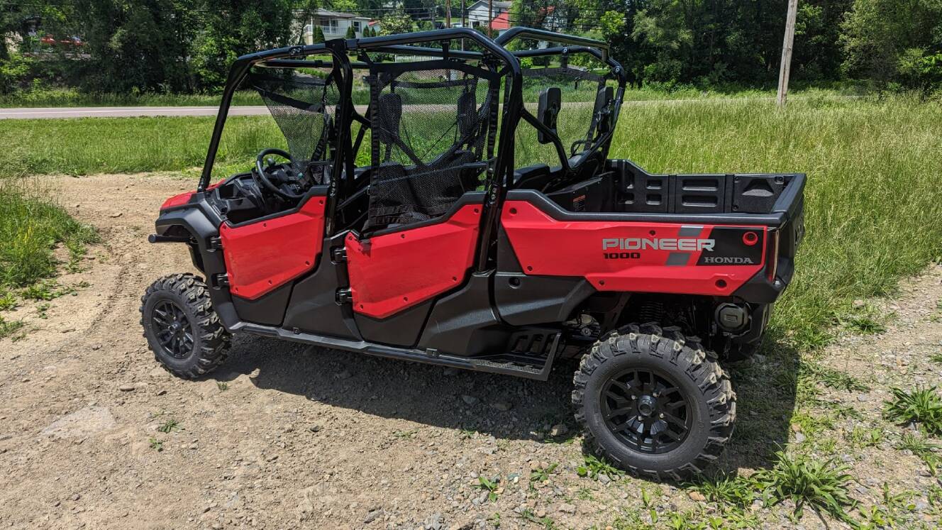 A photo of this 2025 Honda Pioneer 1000-6 Deluxe Crew