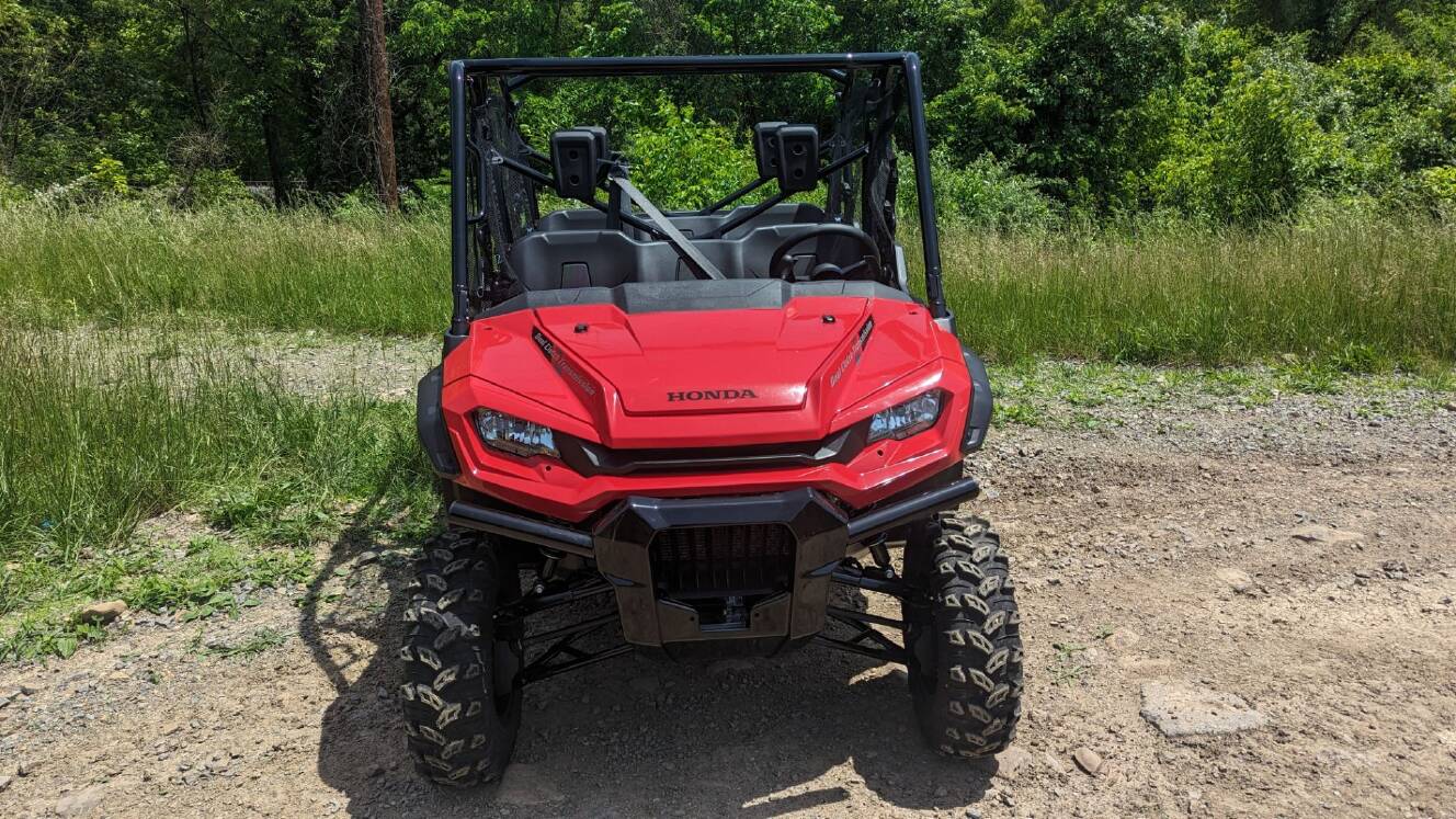 A photo of this 2025 Honda Pioneer 1000-6 Deluxe Crew