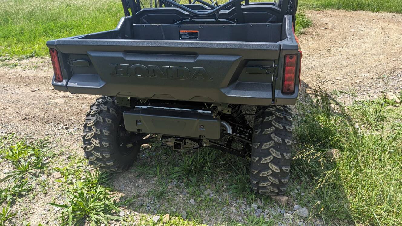 A photo of this 2025 Honda Pioneer 1000-6 Deluxe Crew