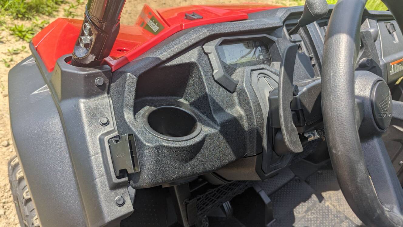 A photo of this 2025 Honda Pioneer 1000-6 Deluxe Crew