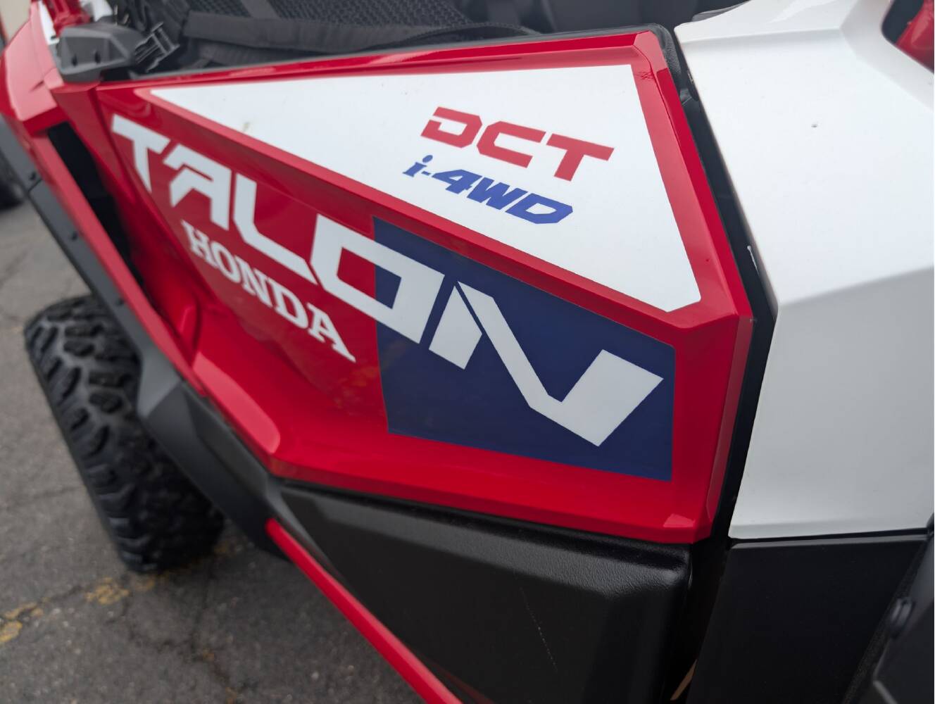 A photo of this 2026 Honda Talon 1000R FOX Live Valve