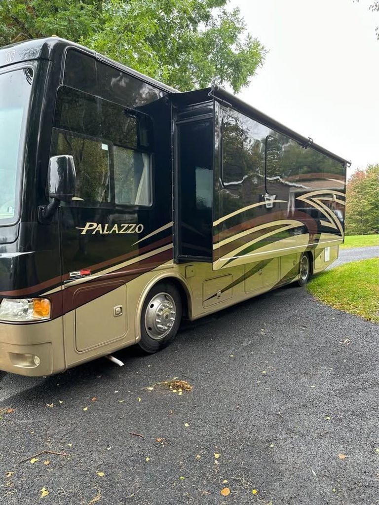 2014 Thor Motor Coach Palazzo 33.2 in saylorsburg PA