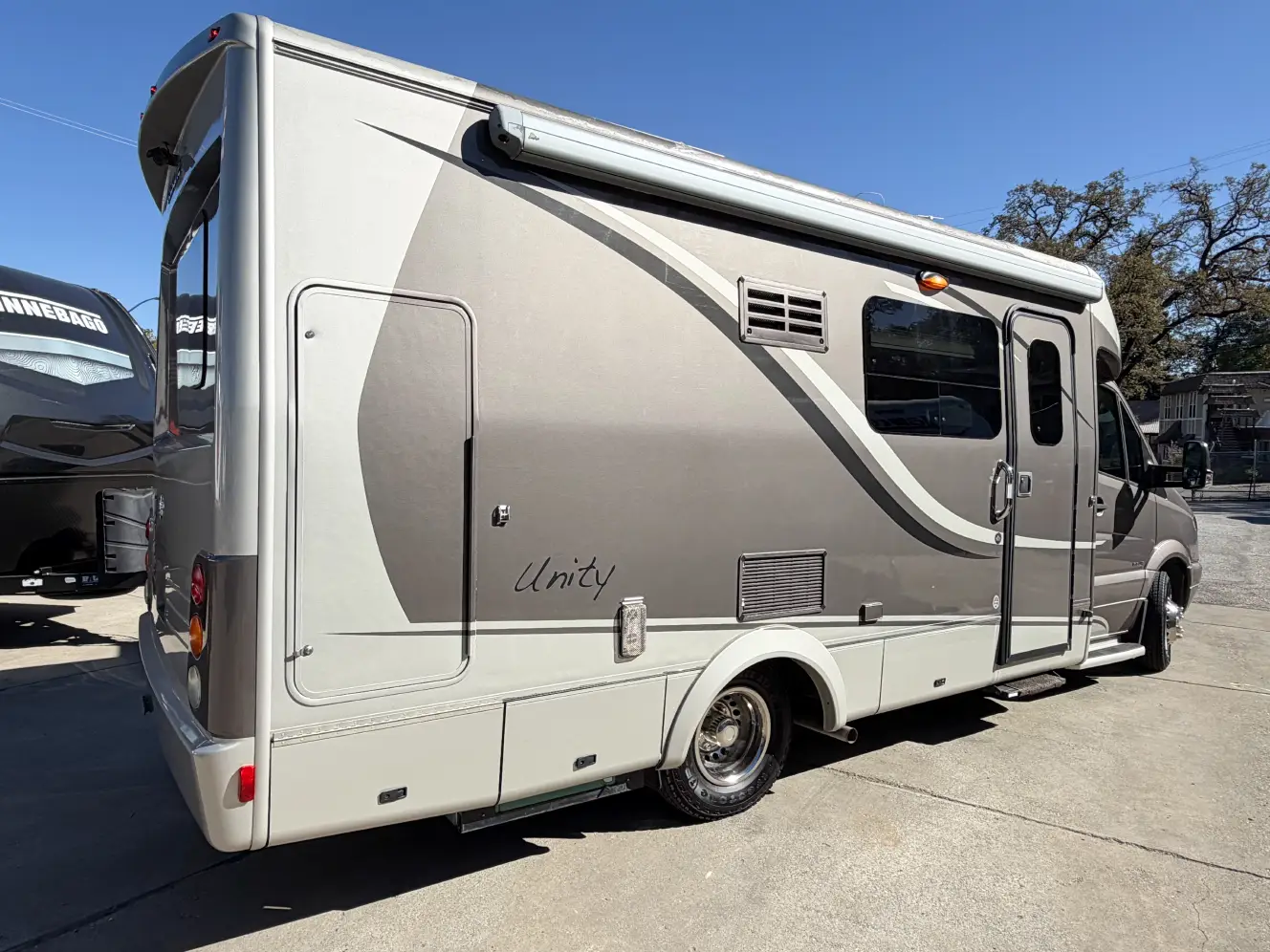 Used 2014 Leisure Travel Unity U24MB For Sale in Auburn, CA ...