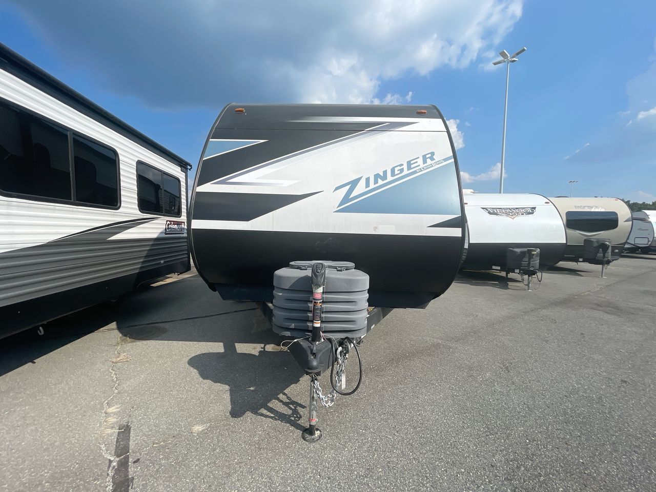 Used 2025 Crossroads Zinger 290QB ZR290QB For Sale in Concord, NC Used 2025 Crossroads Zinger 290QB ZR290QB For Sale in Concord, NC