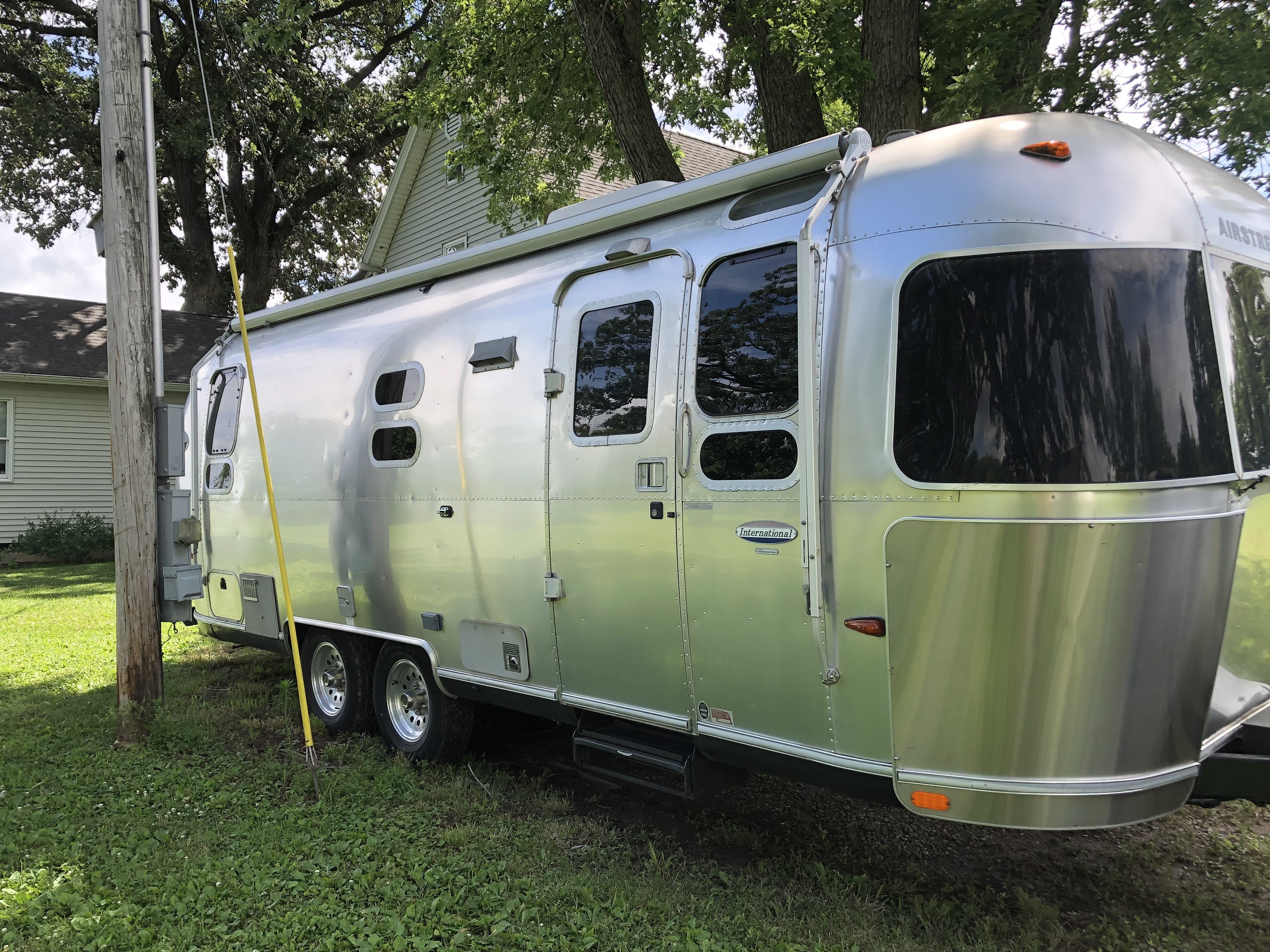 2005 Airstream INTERNATIONAL 25RB QUEEN in maquon IL