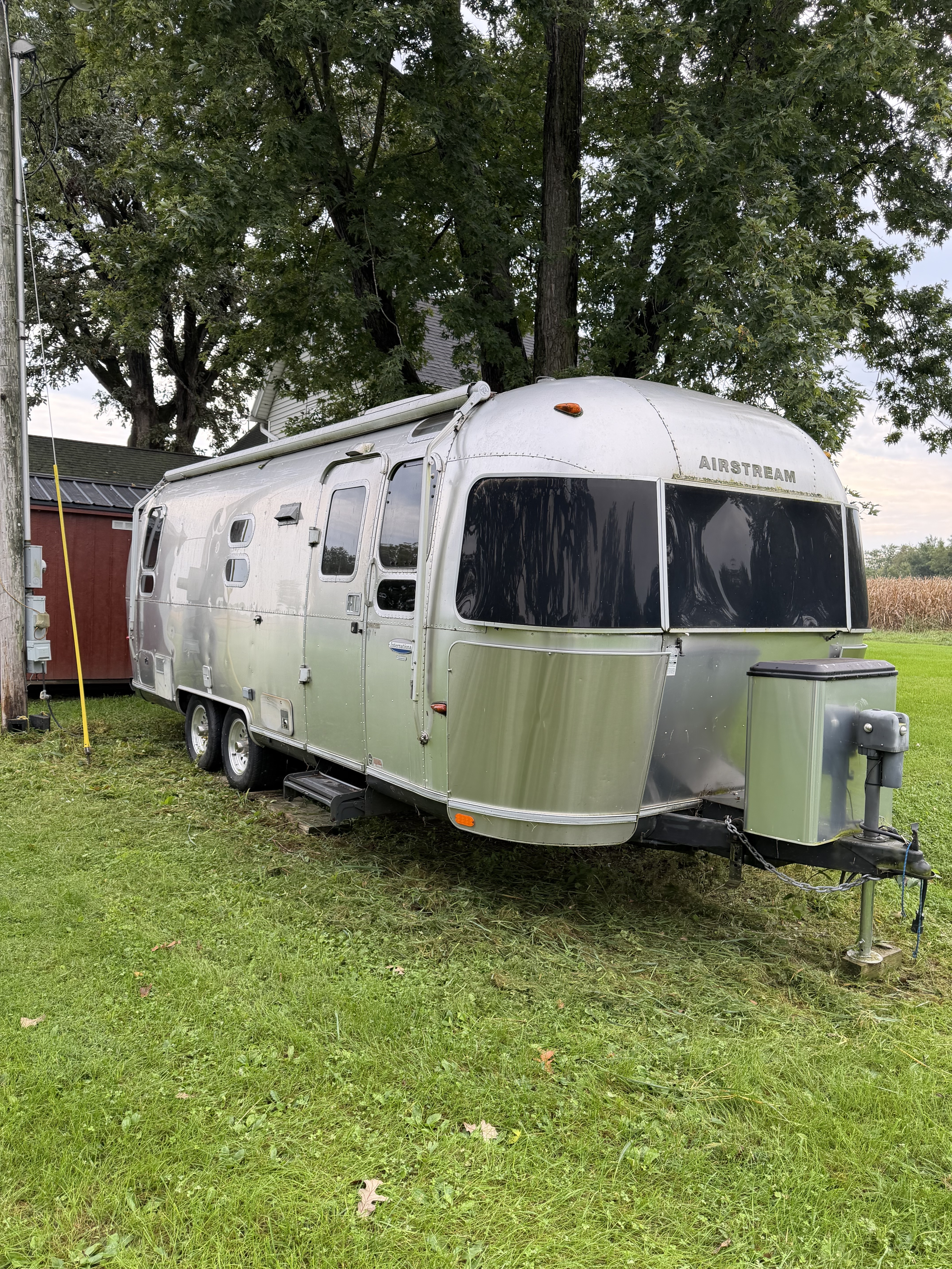 2005 Airstream INTERNATIONAL 25RB QUEEN in maquon IL