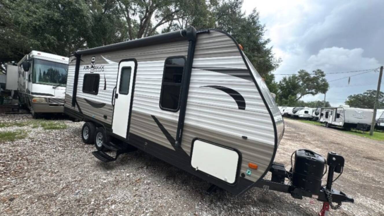 A photo of this 2017 Starcraft AR-ONE MAXX 23FB