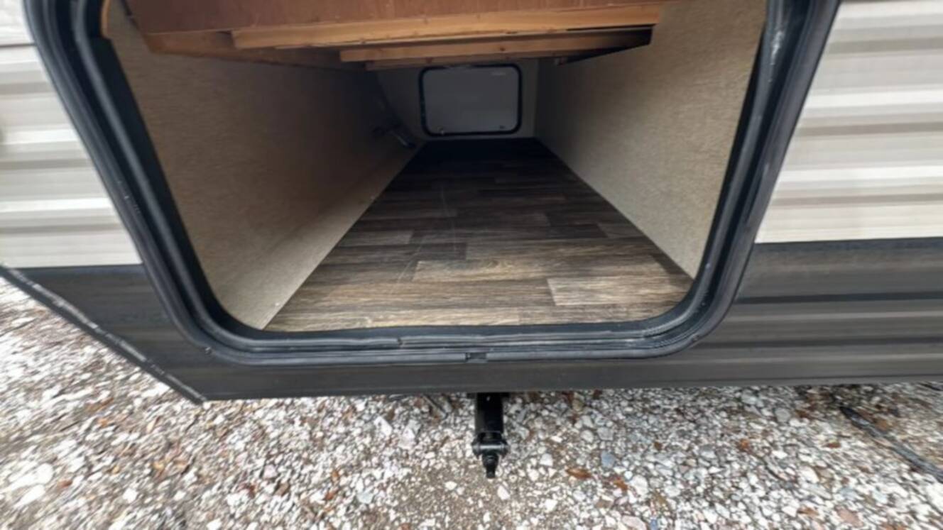 A photo of this 2017 Starcraft AR-ONE MAXX 23FB