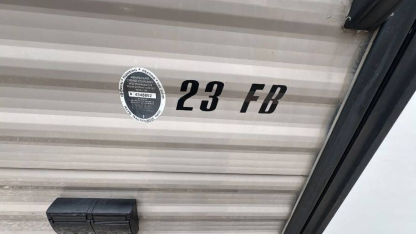 A photo of this 2017 Starcraft AR-ONE MAXX 23FB