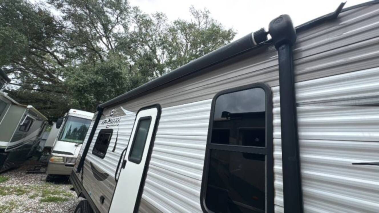 A photo of this 2017 Starcraft AR-ONE MAXX 23FB