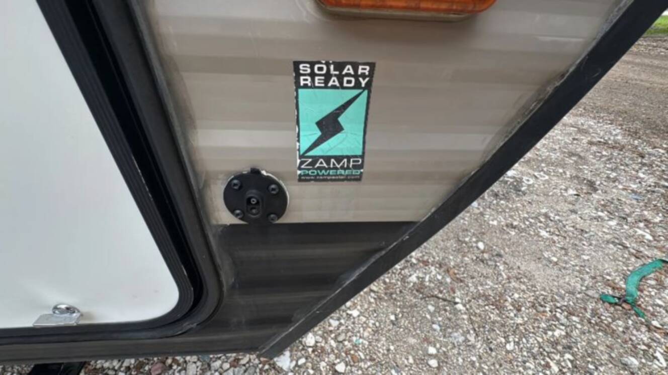 A photo of this 2017 Starcraft AR-ONE MAXX 23FB