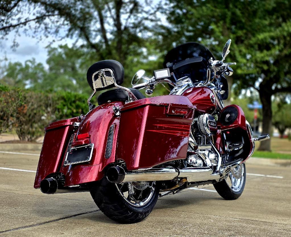 2013 Harley-Davidson ROAD KING CVO in houston TX