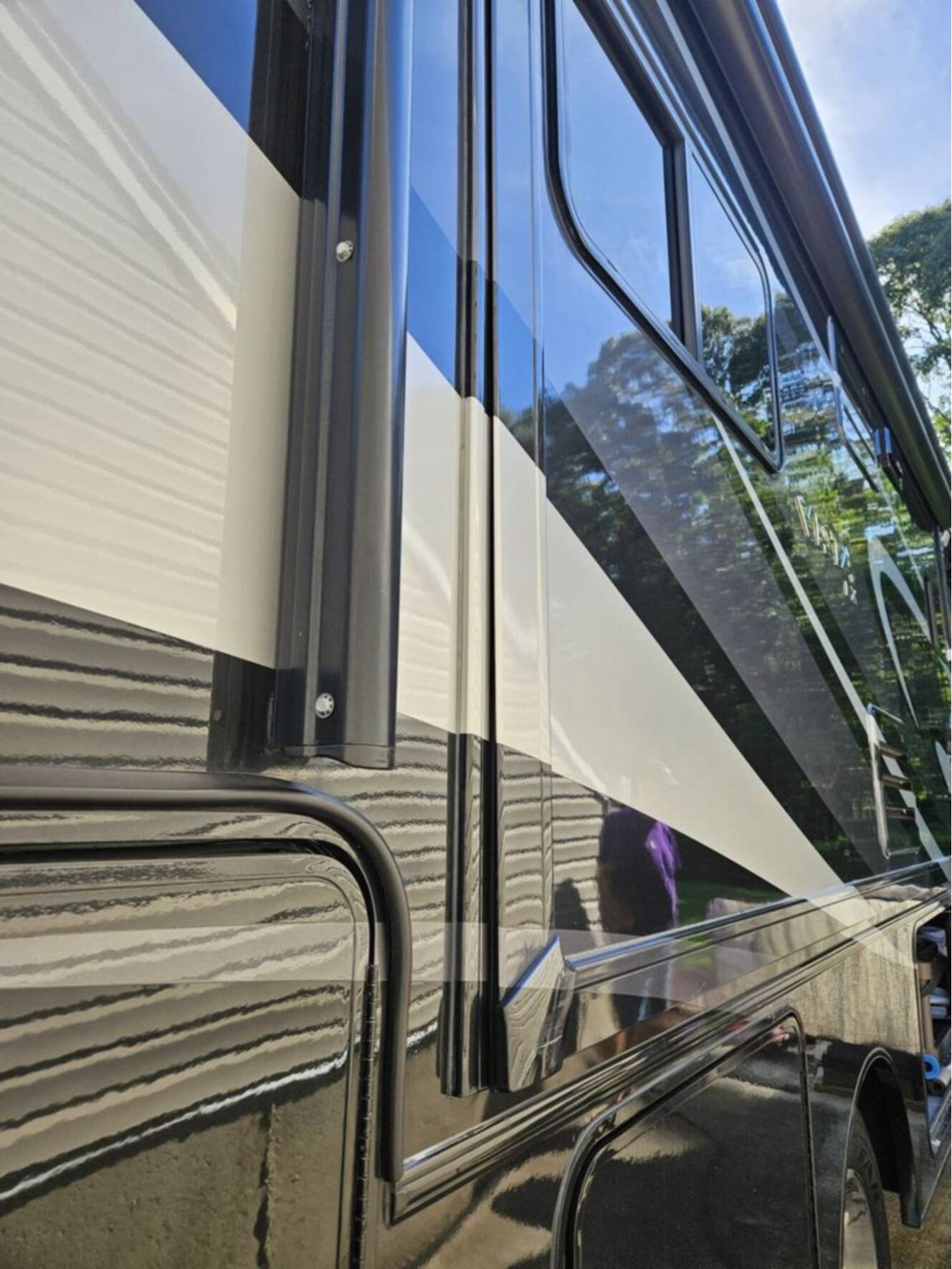 A photo of this 2017 Winnebago Vista LX 27N