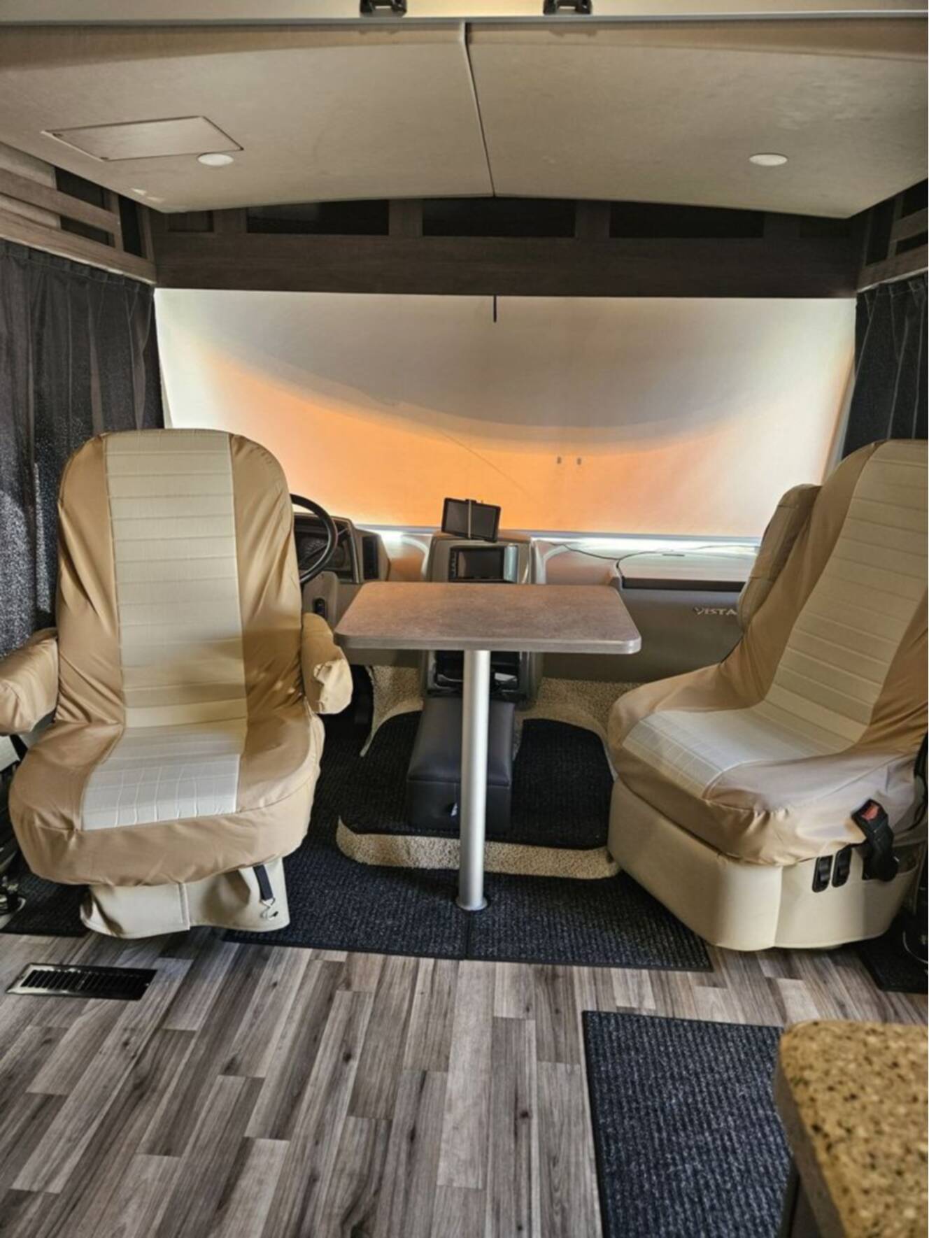 A photo of this 2017 Winnebago Vista LX 27N