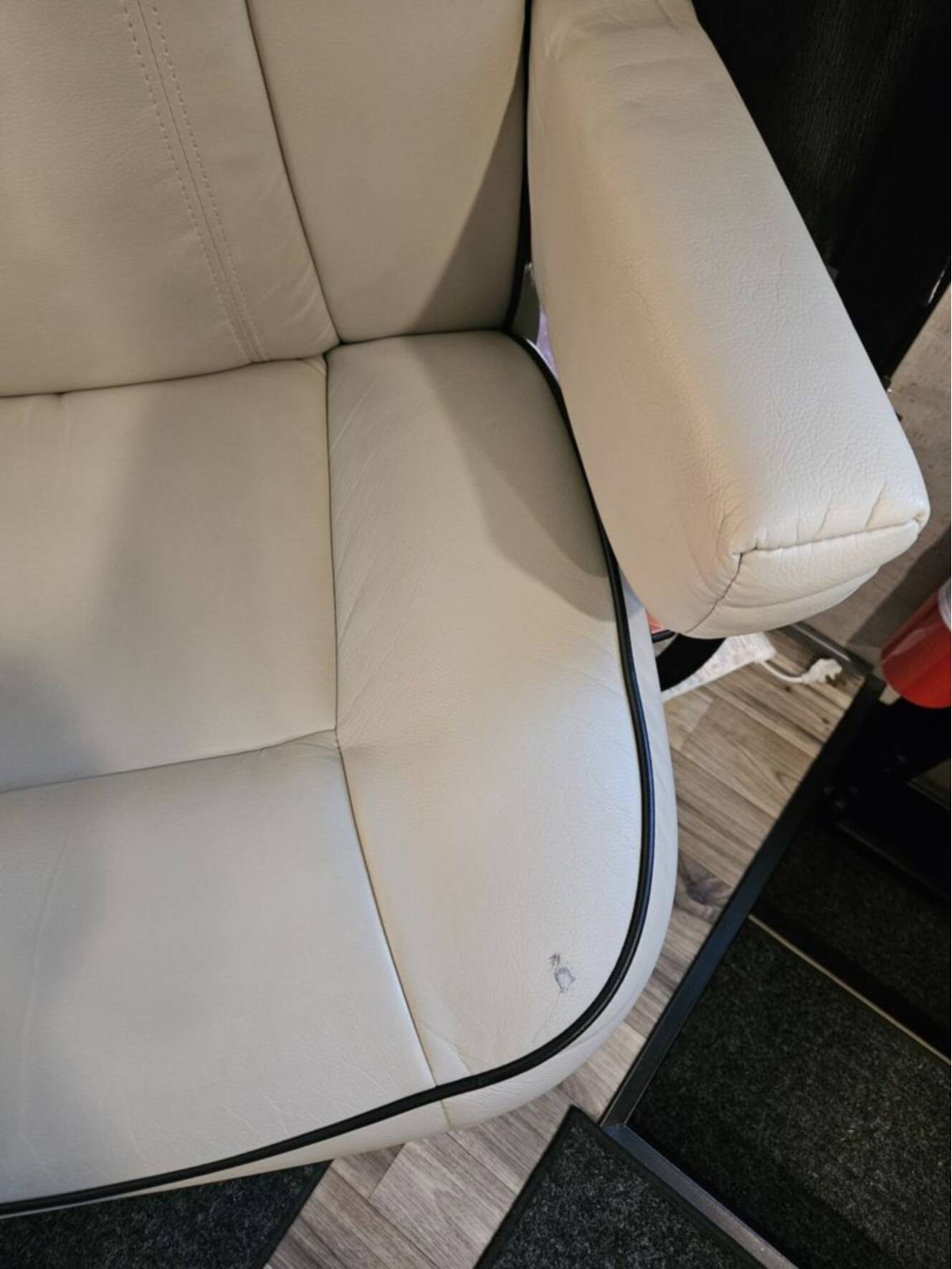 A photo of this 2017 Winnebago Vista LX 27N