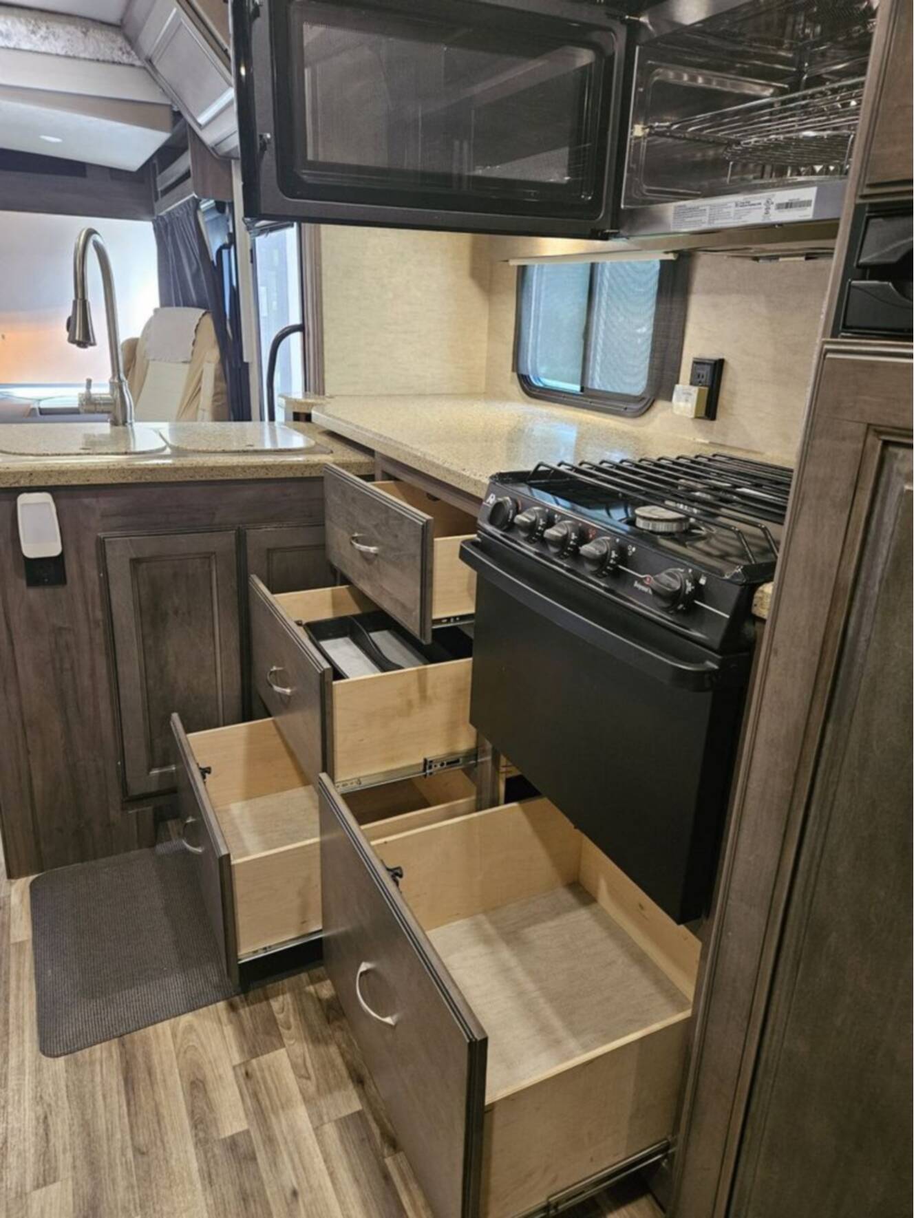 A photo of this 2017 Winnebago Vista LX 27N