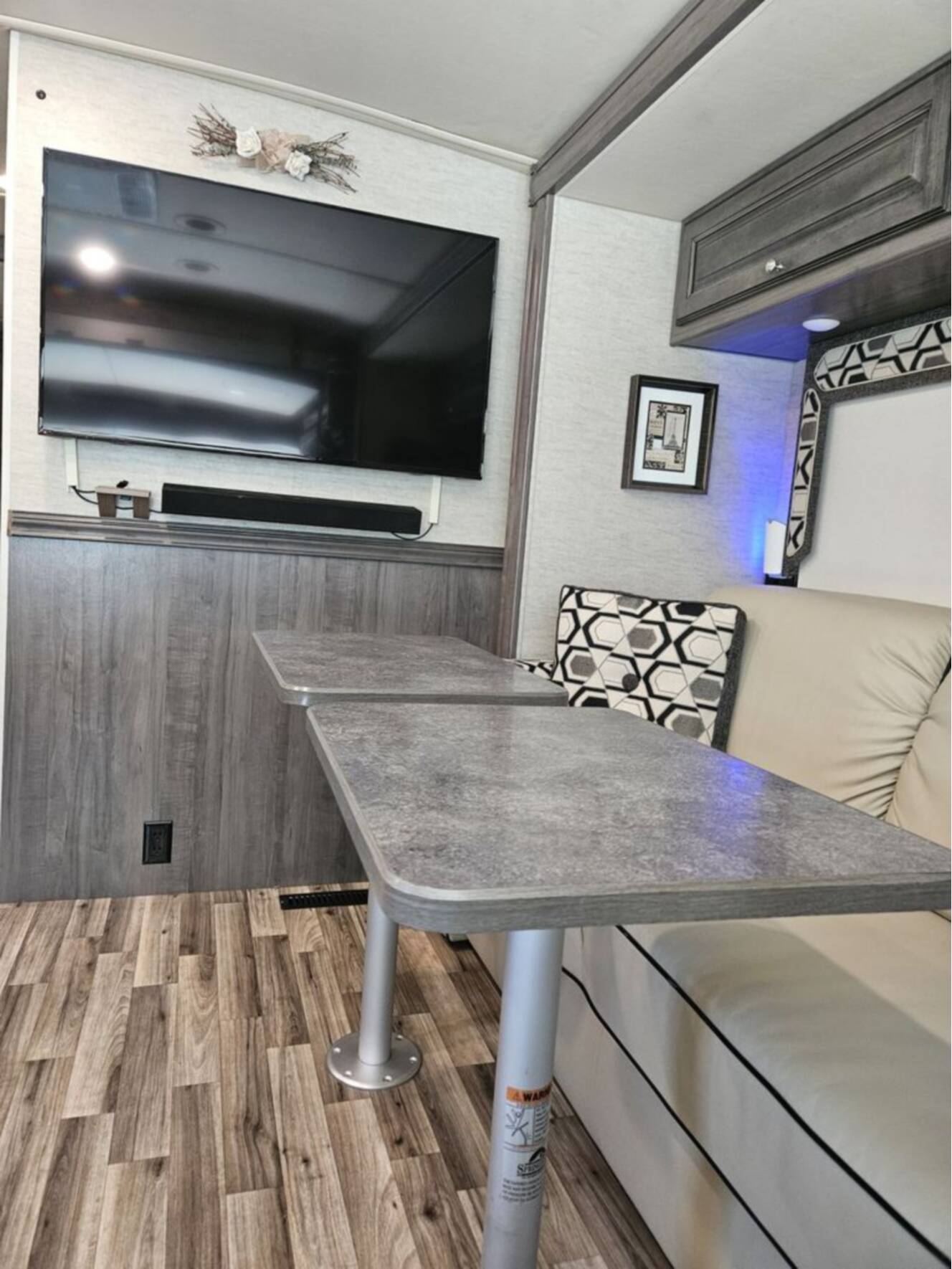 A photo of this 2017 Winnebago Vista LX 27N