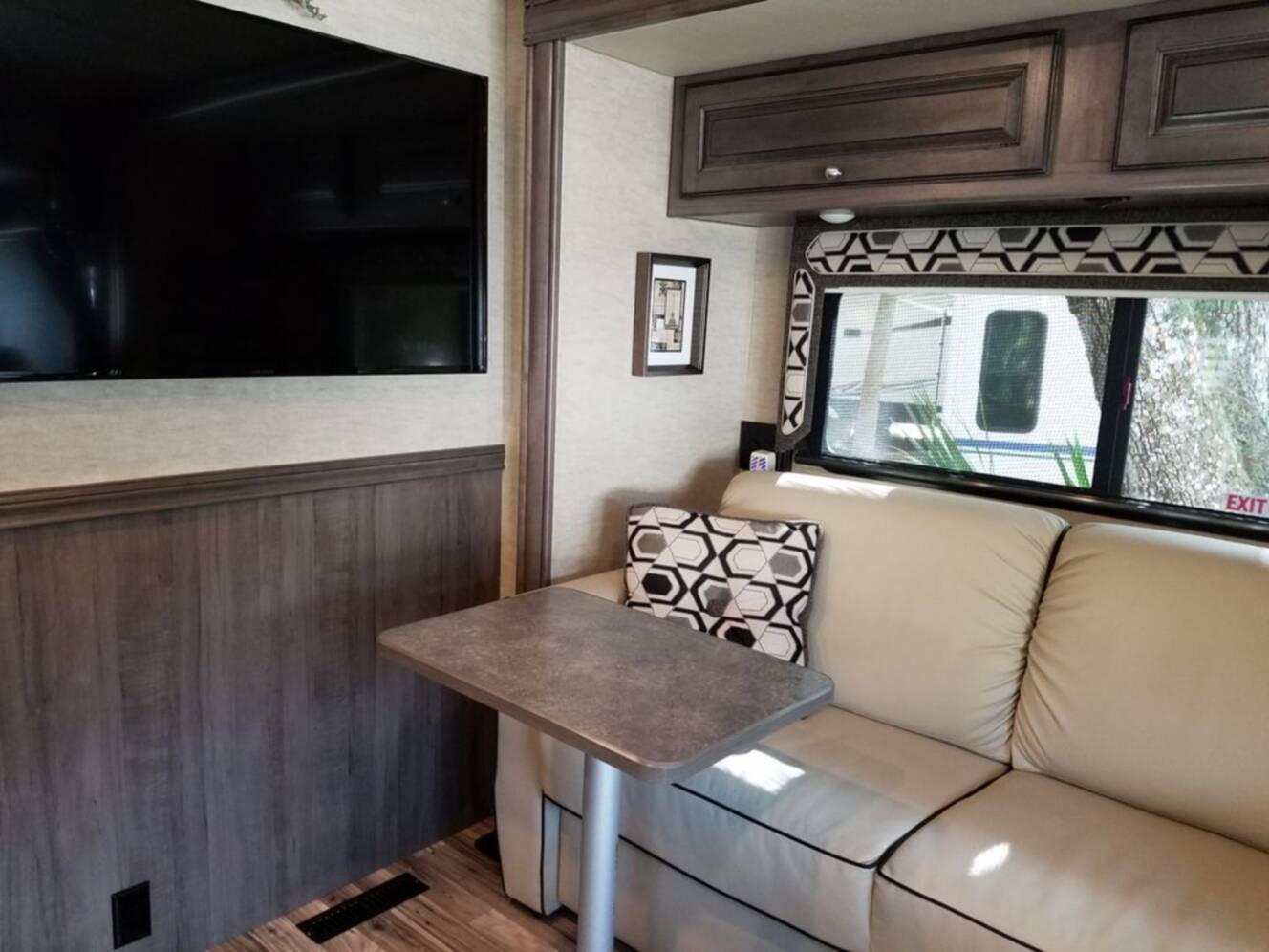 A photo of this 2017 Winnebago Vista LX 27N