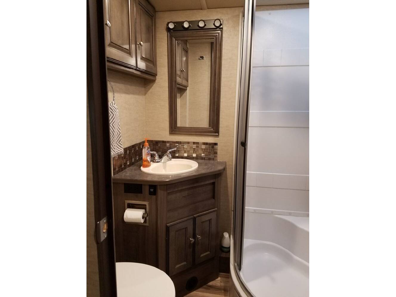 A photo of this 2017 Winnebago Vista LX 27N