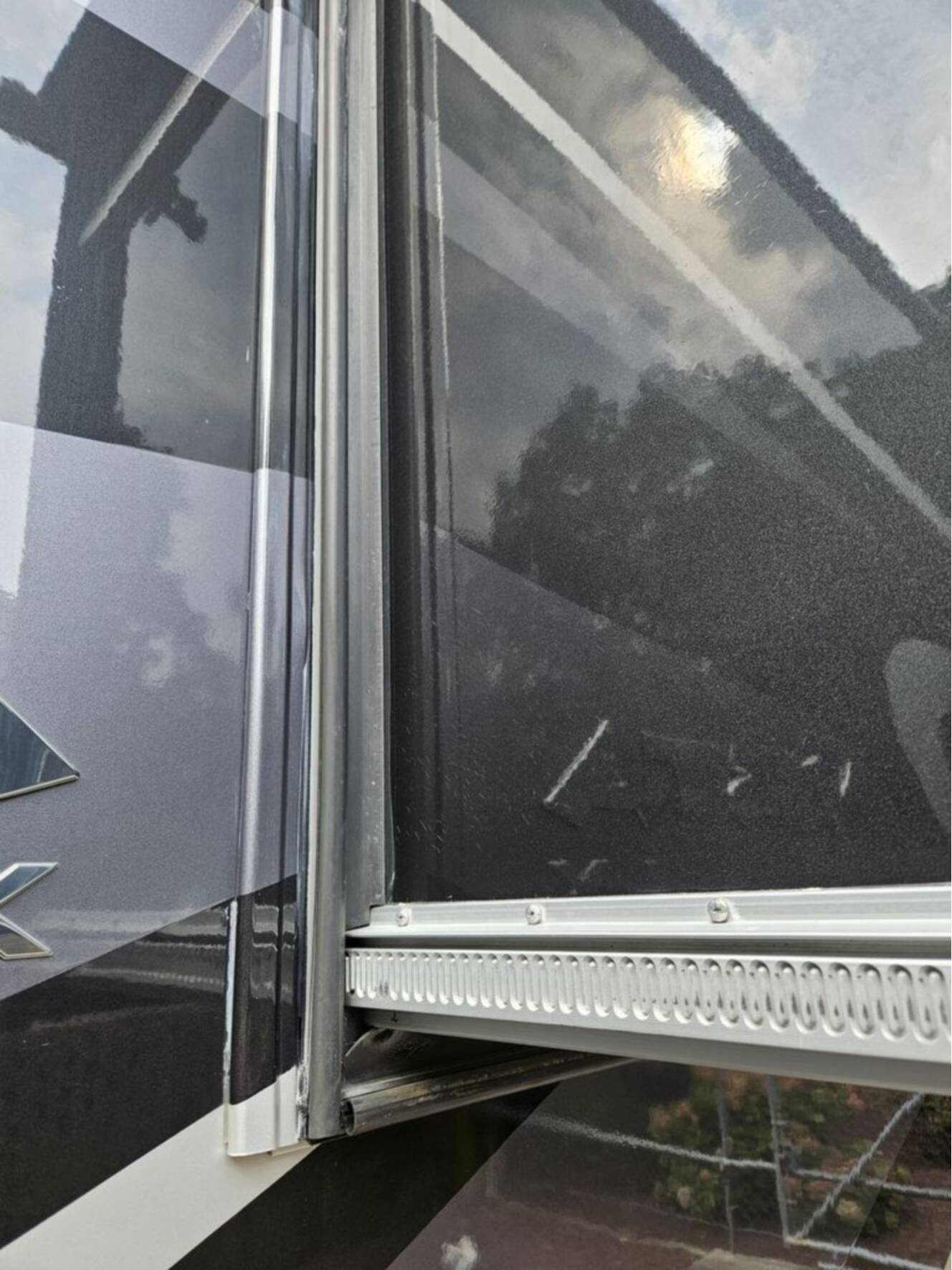 A photo of this 2017 Winnebago Vista LX 27N