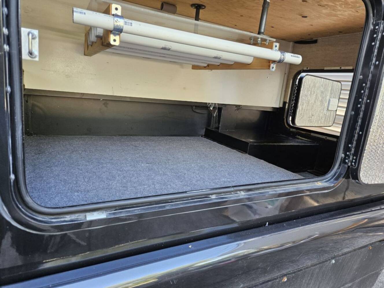 A photo of this 2017 Winnebago Vista LX 27N