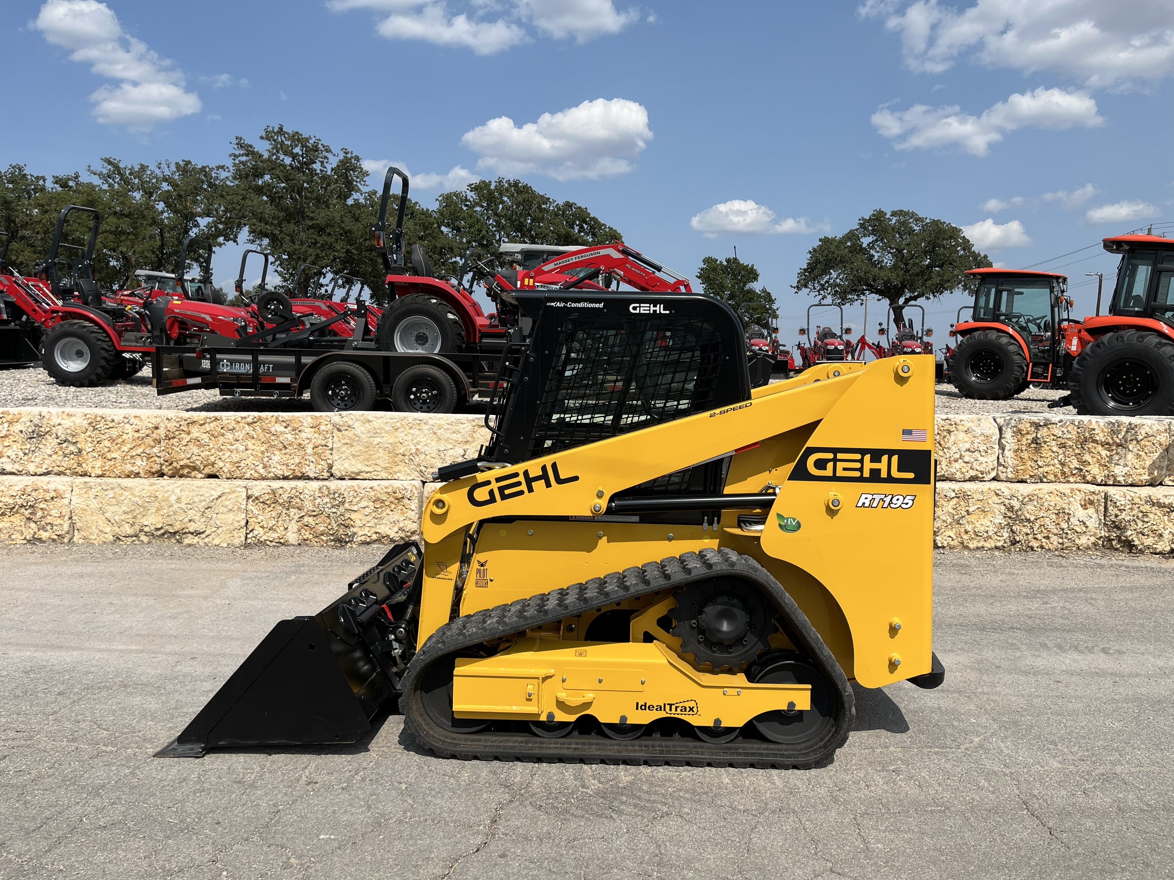 2026 GEHL RT195 COMPACT TRACK LOADER W/ CAB & 70" BUCKET in Weatherford, TX