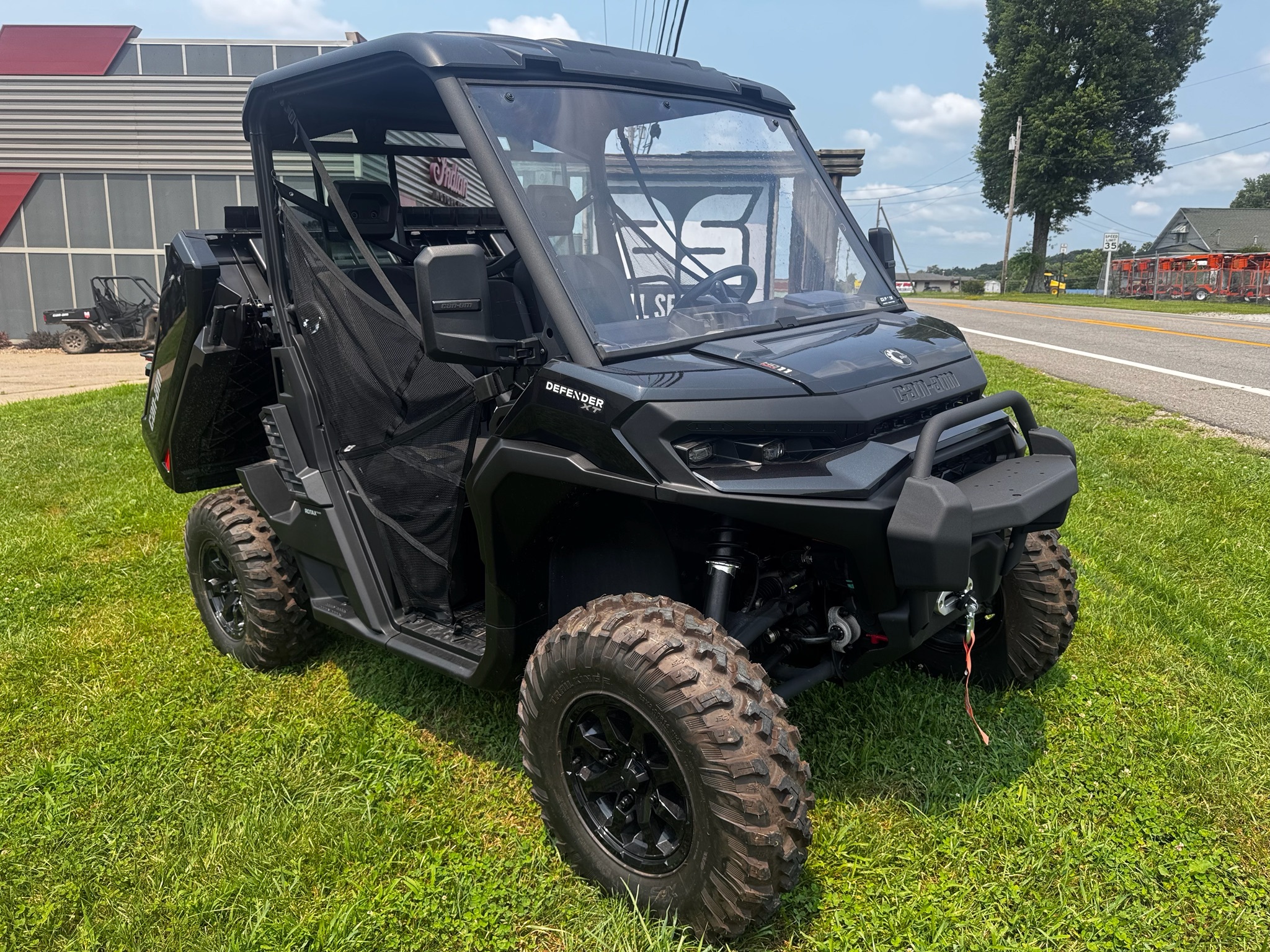 2026 Can-Am Defender XT HD11 with 10.25 in. touchscreen display in mineral wells WV