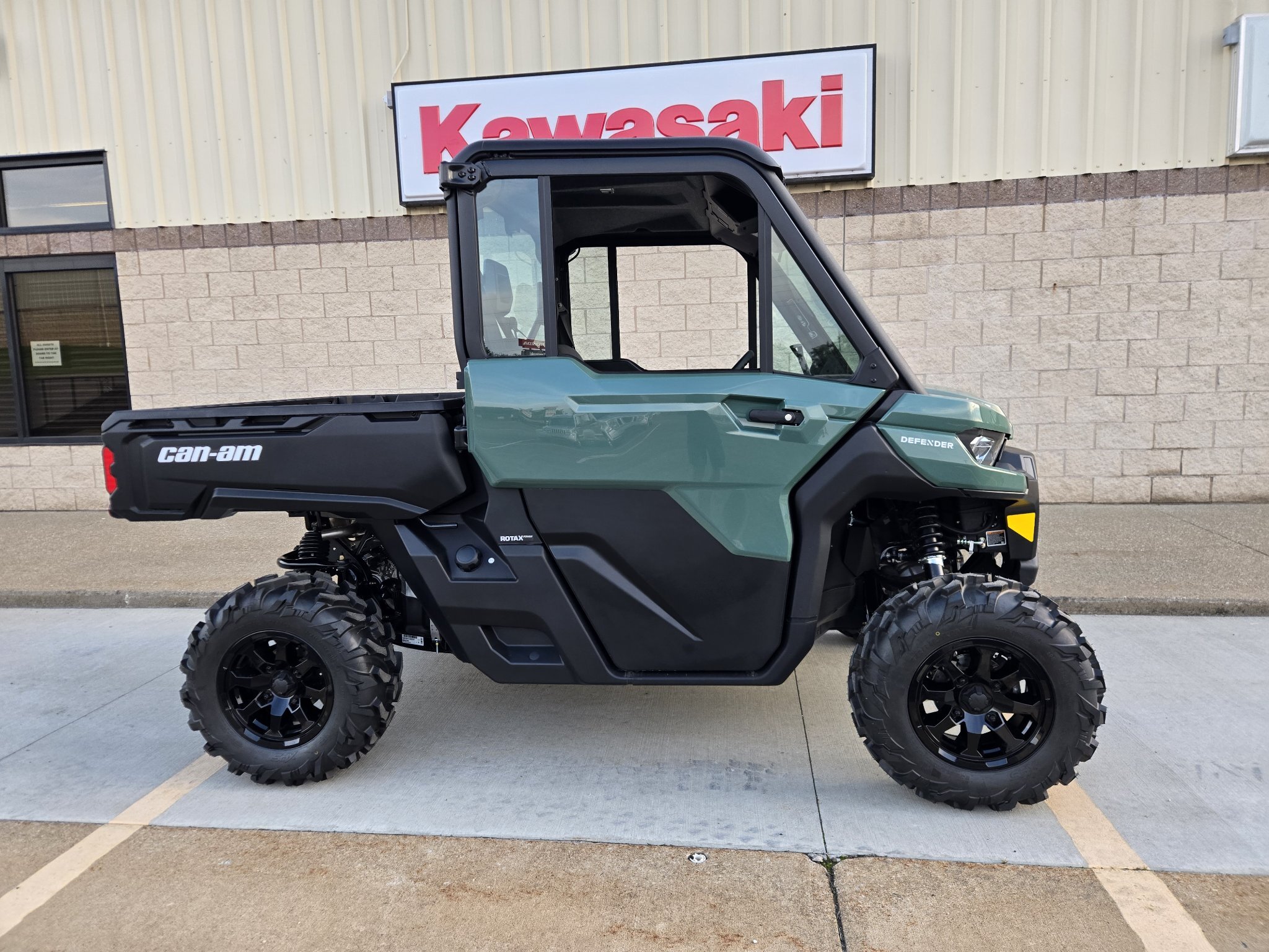 2026 Can-Am Defender DPS CAB HD10 in canton OH