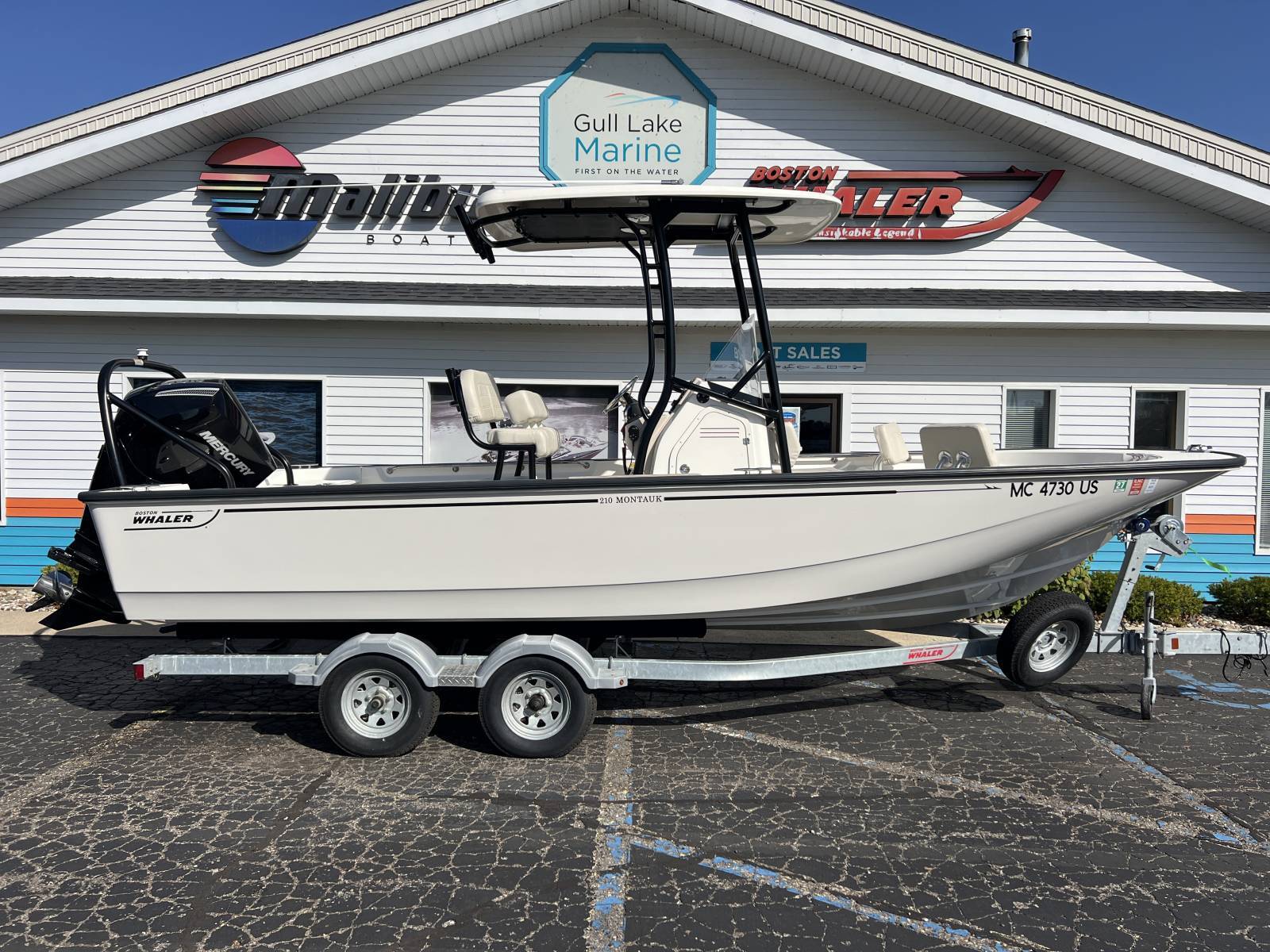 2022 Boston Whaler 210 MONTAUK in richland MI