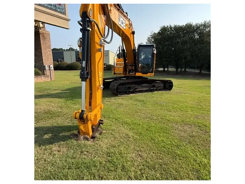 2026 JCB 220X