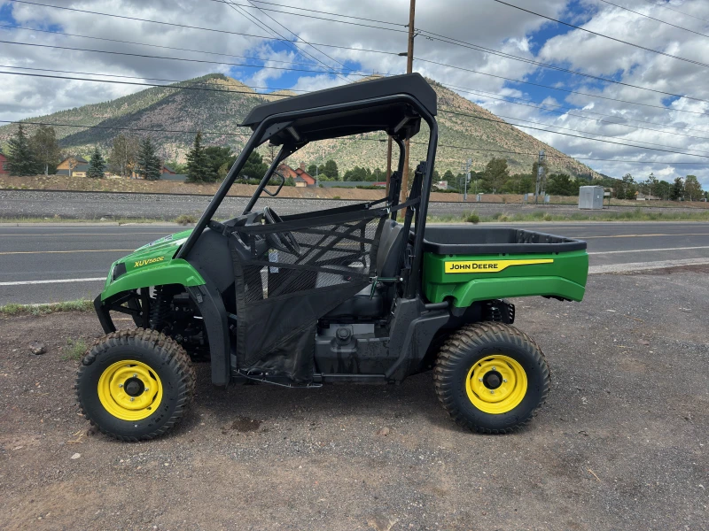 2024 JOHN DEERE Gator XUV560E Base